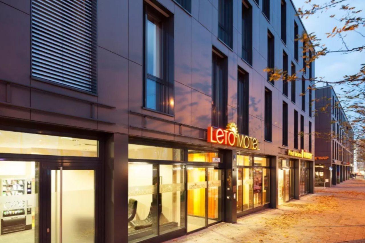 B&B Hotel Muenchen-Moosach エクステリア 写真