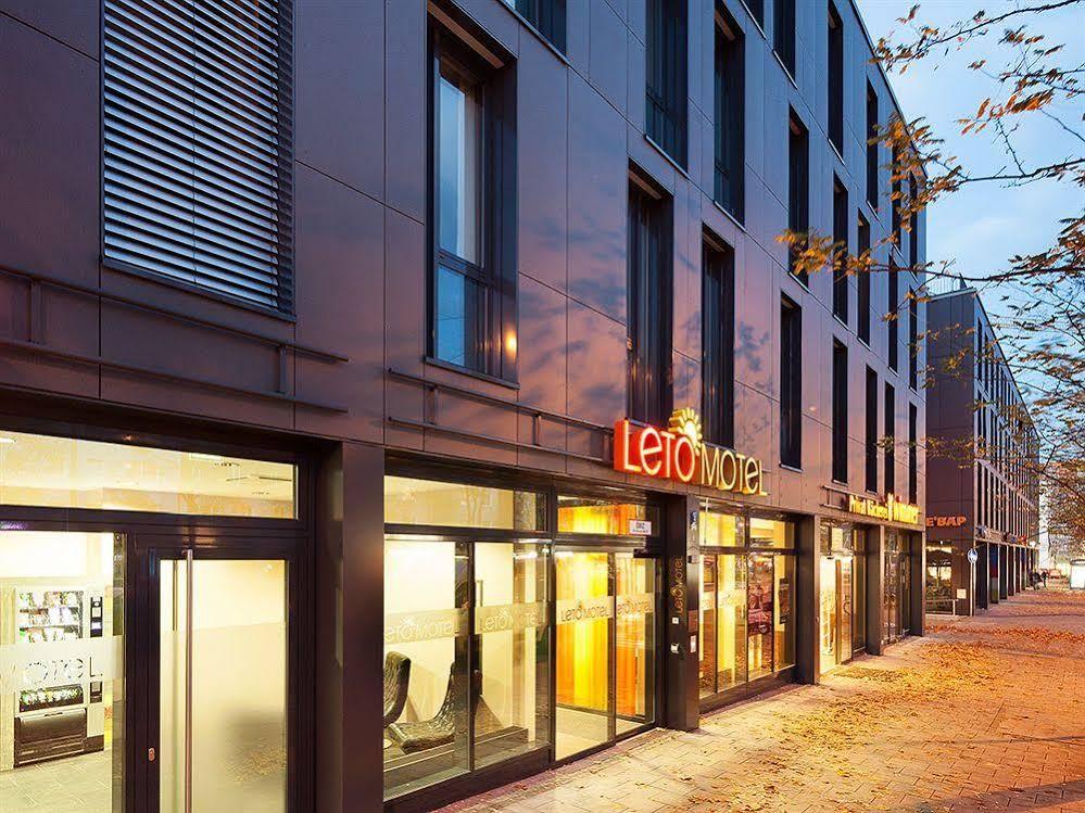 B&B Hotel Muenchen-Moosach エクステリア 写真