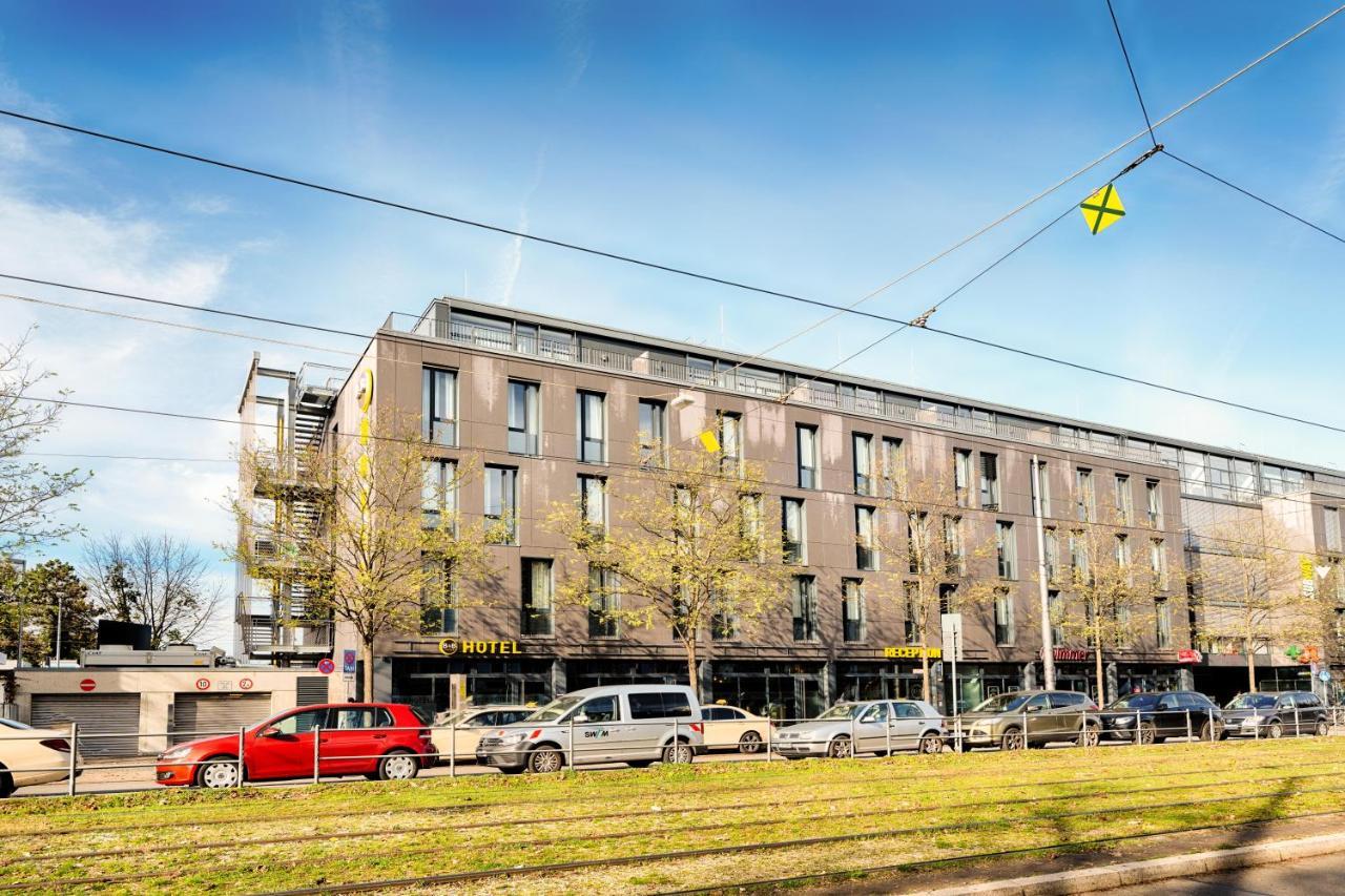 B&B Hotel Muenchen-Moosach エクステリア 写真
