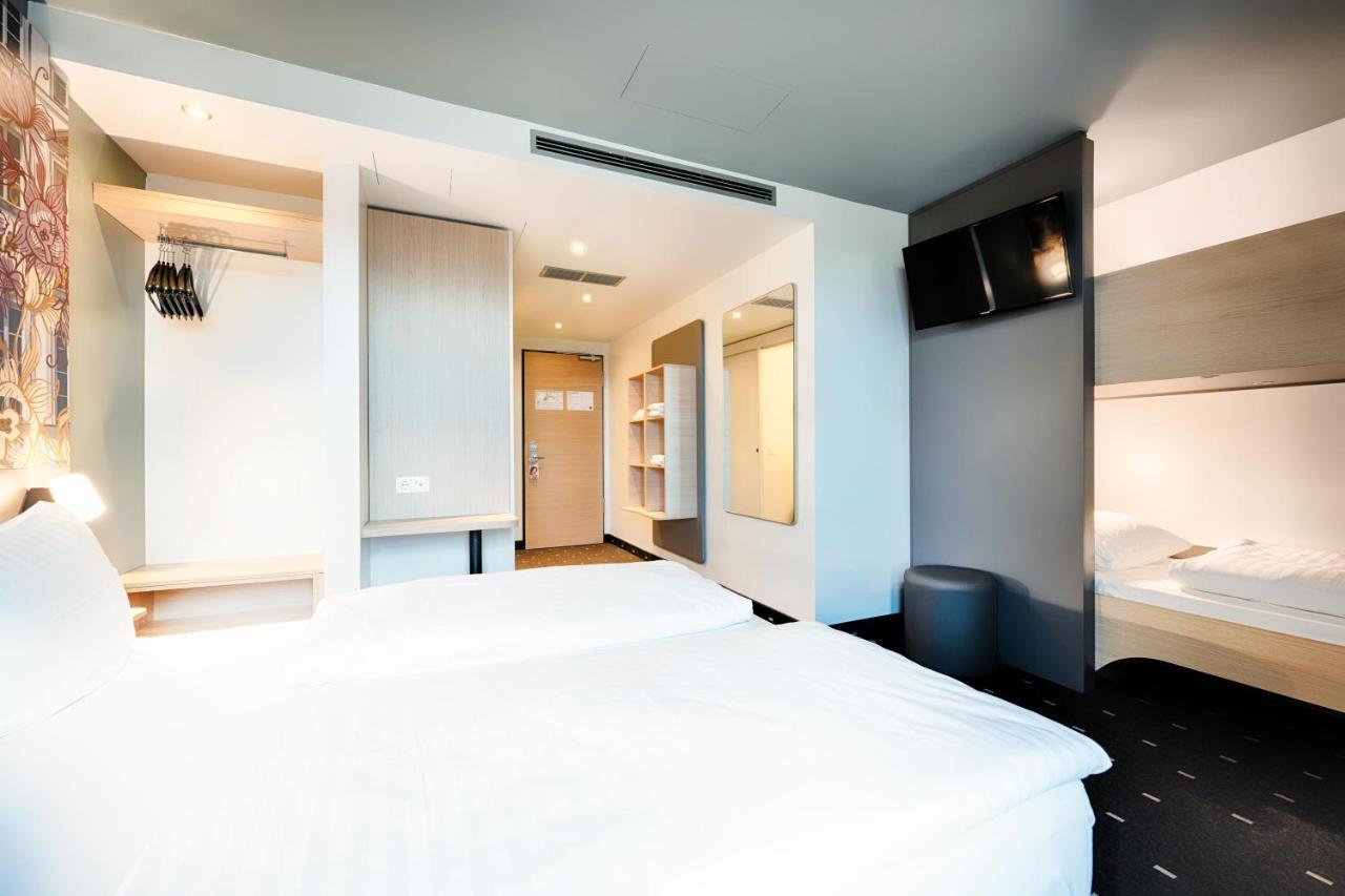 B&B Hotel Muenchen-Moosach エクステリア 写真
