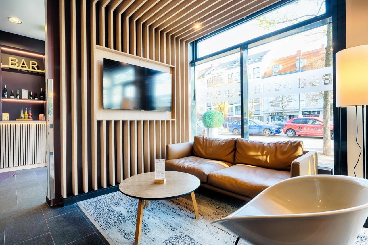 B&B Hotel Muenchen-Moosach エクステリア 写真