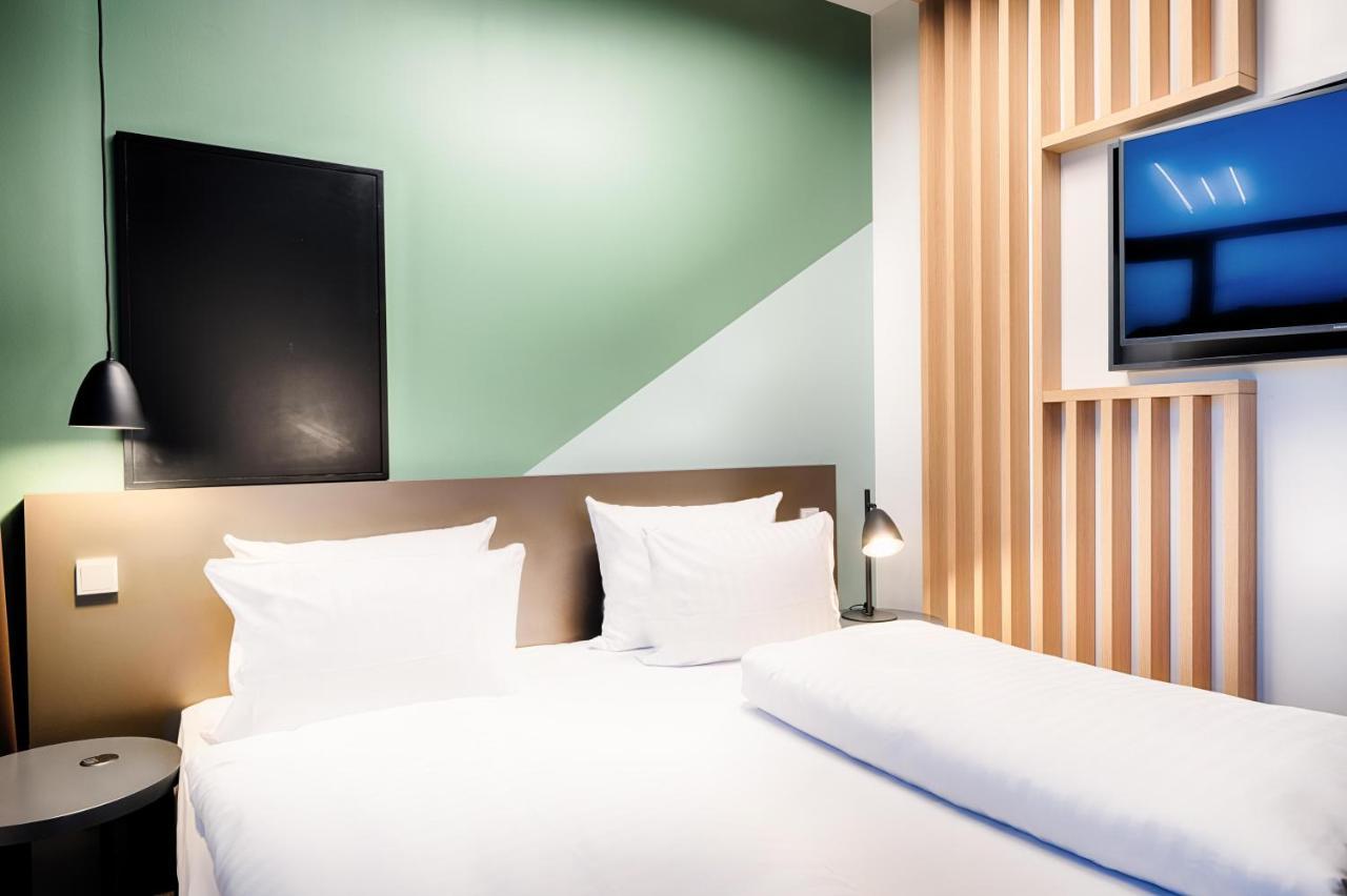 B&B Hotel Muenchen-Moosach エクステリア 写真