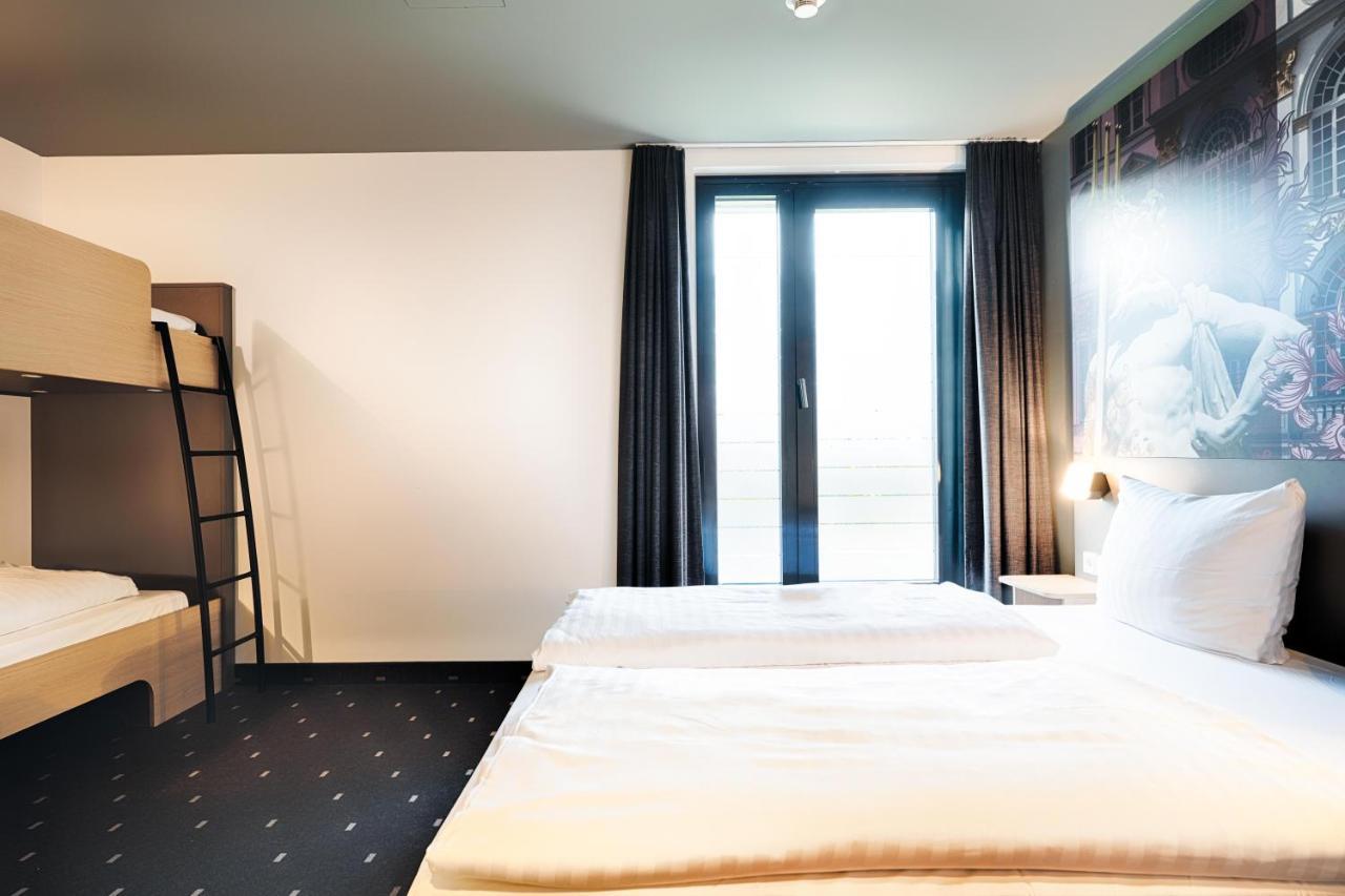 B&B Hotel Muenchen-Moosach エクステリア 写真