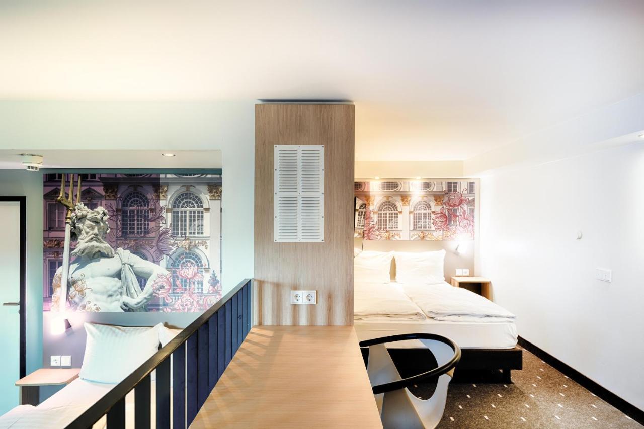 B&B Hotel Muenchen-Moosach エクステリア 写真