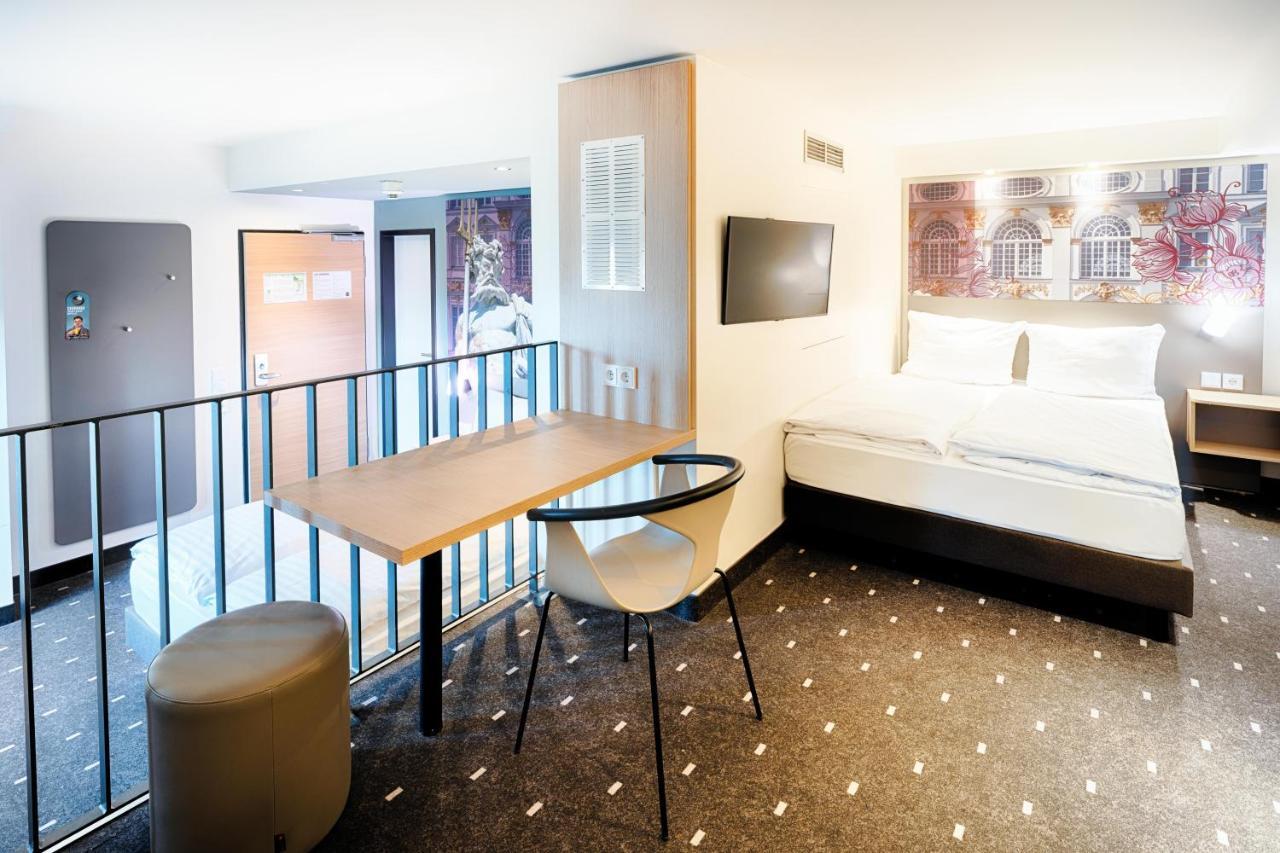 B&B Hotel Muenchen-Moosach エクステリア 写真