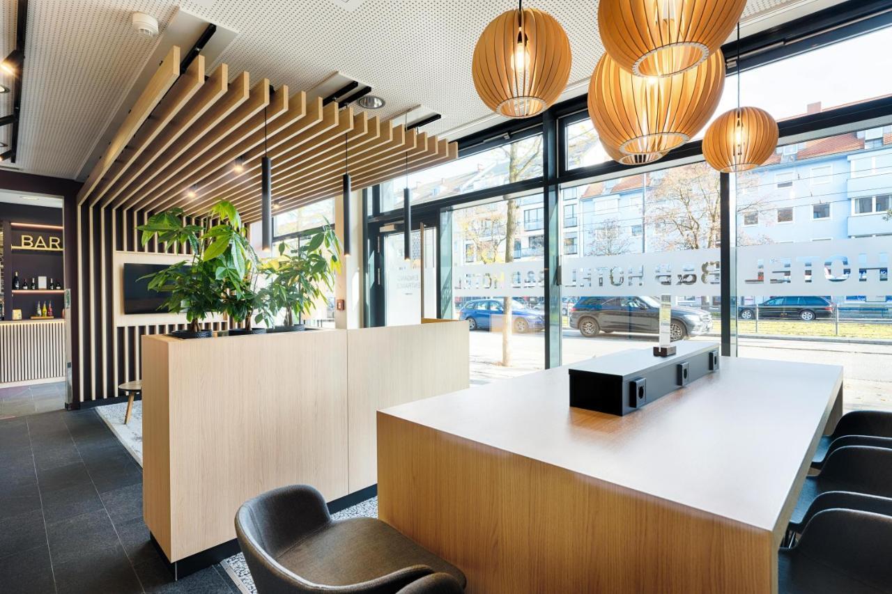 B&B Hotel Muenchen-Moosach エクステリア 写真