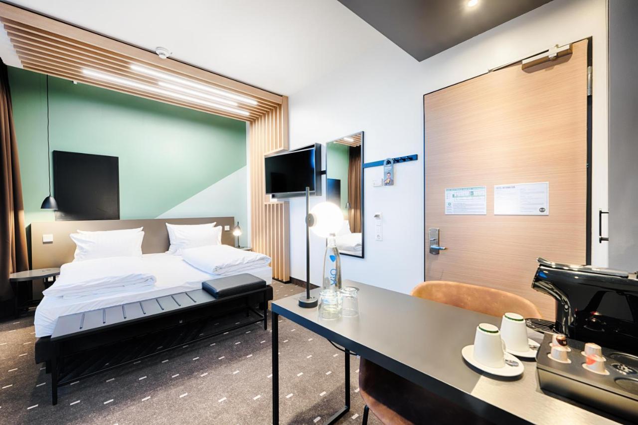 B&B Hotel Muenchen-Moosach エクステリア 写真