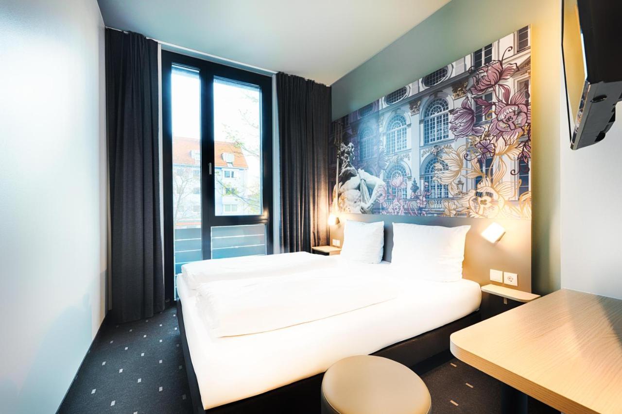 B&B Hotel Muenchen-Moosach エクステリア 写真