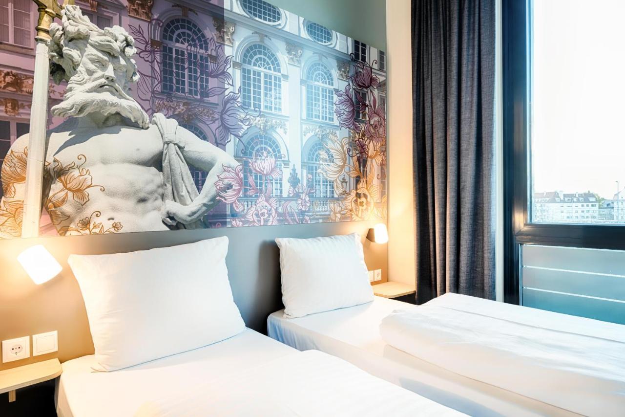 B&B Hotel Muenchen-Moosach エクステリア 写真