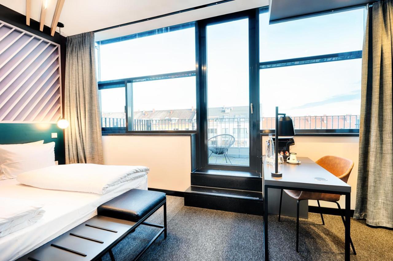 B&B Hotel Muenchen-Moosach エクステリア 写真