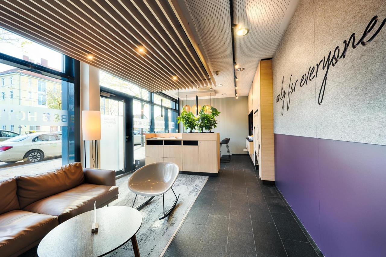 B&B Hotel Muenchen-Moosach エクステリア 写真